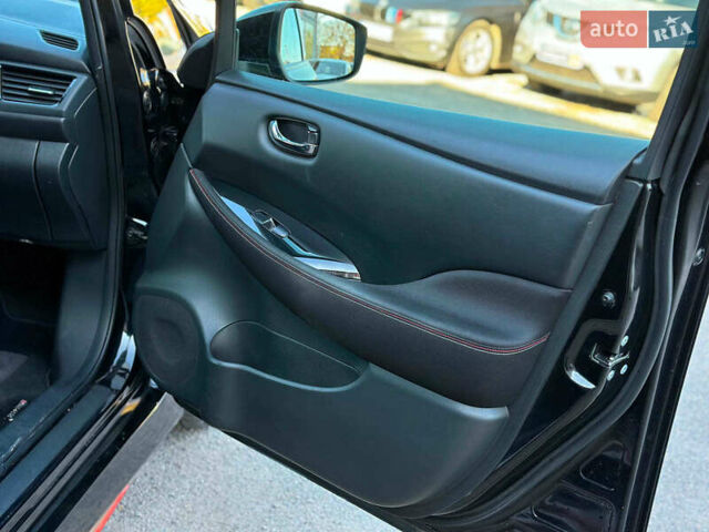 Синий Ниссан Лиф, объемом двигателя 0 л и пробегом 127 тыс. км за 13000 $, фото 31 на Automoto.ua