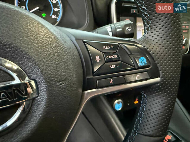 Синий Ниссан Лиф, объемом двигателя 0 л и пробегом 76 тыс. км за 16100 $, фото 22 на Automoto.ua