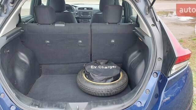 Синій Ніссан Ліф, об'ємом двигуна 0 л та пробігом 143 тис. км за 11400 $, фото 32 на Automoto.ua