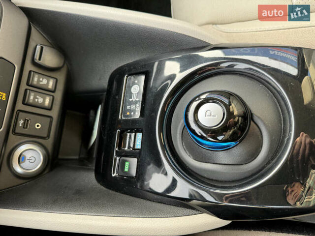 Синий Ниссан Лиф, объемом двигателя 0 л и пробегом 18 тыс. км за 13500 $, фото 23 на Automoto.ua