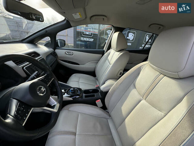 Синий Ниссан Лиф, объемом двигателя 0 л и пробегом 18 тыс. км за 13500 $, фото 20 на Automoto.ua