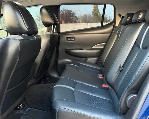 Синий Ниссан Лиф, объемом двигателя 0 л и пробегом 76 тыс. км за 16100 $, фото 25 на Automoto.ua
