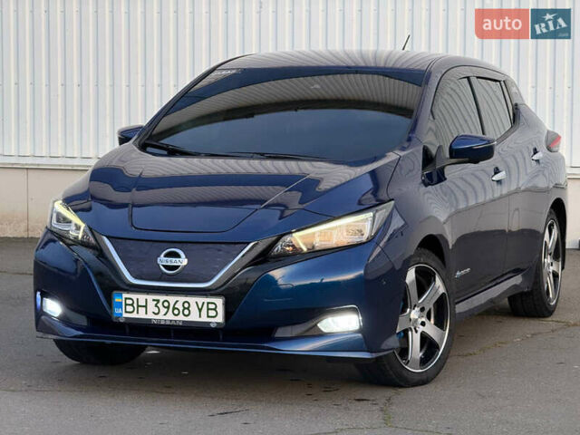 Синий Ниссан Лиф, объемом двигателя 0 л и пробегом 76 тыс. км за 16100 $, фото 3 на Automoto.ua