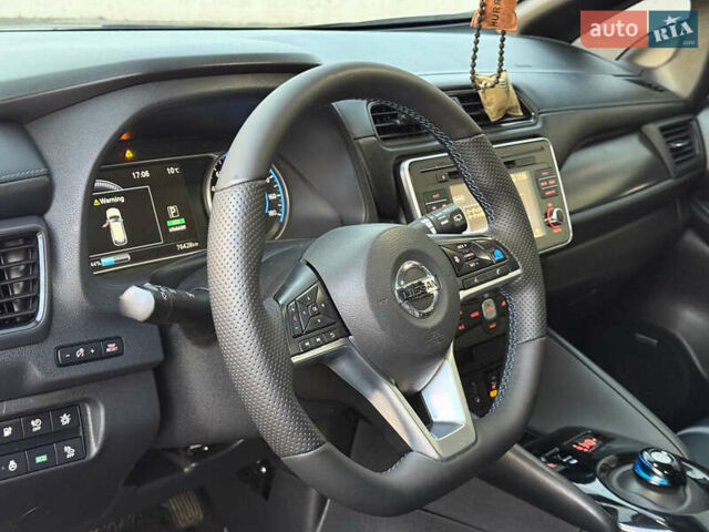 Синий Ниссан Лиф, объемом двигателя 0 л и пробегом 76 тыс. км за 16100 $, фото 15 на Automoto.ua