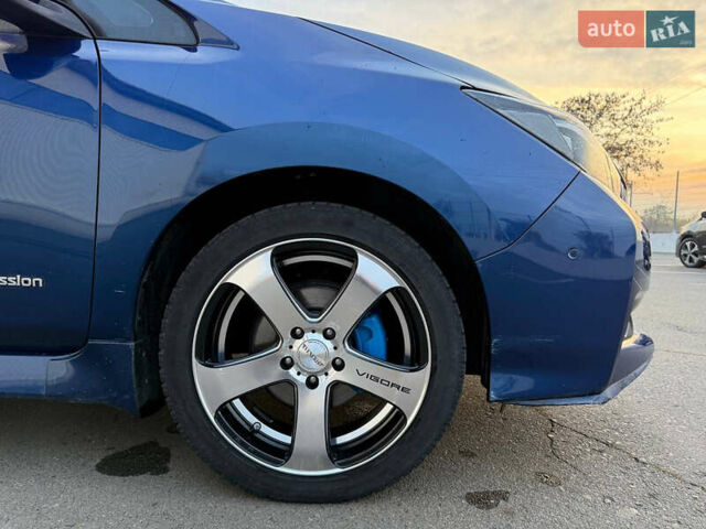 Синий Ниссан Лиф, объемом двигателя 0 л и пробегом 76 тыс. км за 16100 $, фото 32 на Automoto.ua