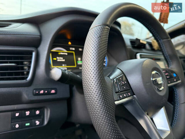 Синий Ниссан Лиф, объемом двигателя 0 л и пробегом 76 тыс. км за 16100 $, фото 24 на Automoto.ua