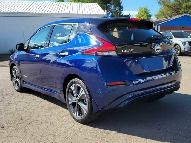 Синий Ниссан Лиф, объемом двигателя 0 л и пробегом 42 тыс. км за 6400 $, фото 4 на Automoto.ua