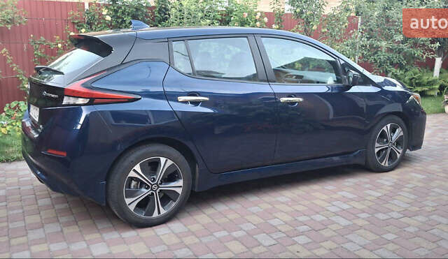 Синий Ниссан Лиф, объемом двигателя 0 л и пробегом 43 тыс. км за 17750 $, фото 1 на Automoto.ua