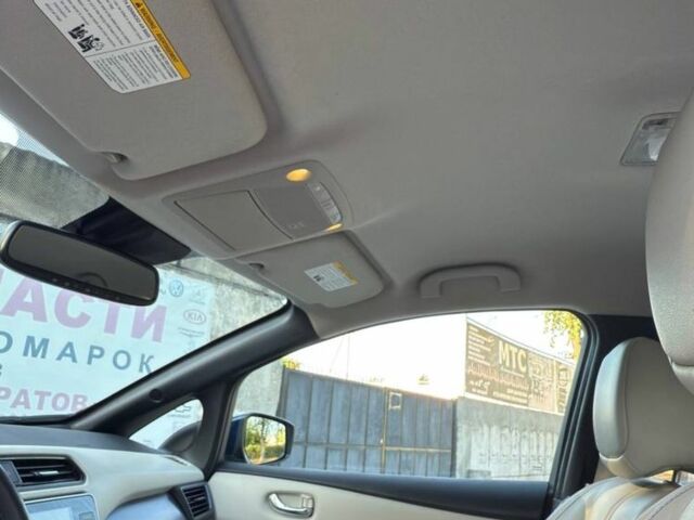 Синий Ниссан Лиф, объемом двигателя 0 л и пробегом 77 тыс. км за 19000 $, фото 6 на Automoto.ua