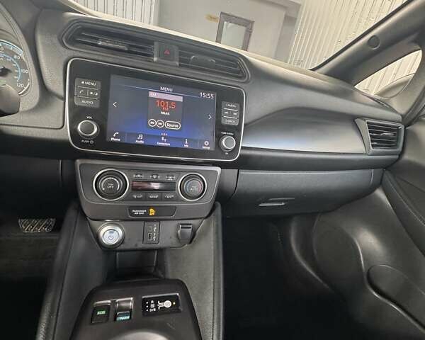 Синий Ниссан Лиф, объемом двигателя 0 л и пробегом 47 тыс. км за 20000 $, фото 12 на Automoto.ua