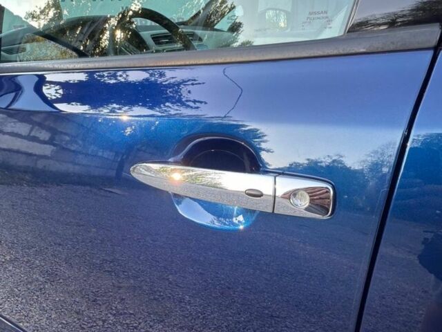 Синий Ниссан Лиф, объемом двигателя 0 л и пробегом 77 тыс. км за 19000 $, фото 4 на Automoto.ua