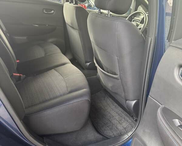 Синий Ниссан Лиф, объемом двигателя 0 л и пробегом 47 тыс. км за 20000 $, фото 10 на Automoto.ua