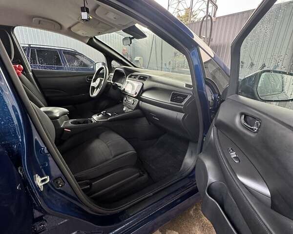 Синий Ниссан Лиф, объемом двигателя 0 л и пробегом 47 тыс. км за 20000 $, фото 18 на Automoto.ua