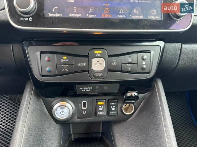 Синий Ниссан Лиф, объемом двигателя 0 л и пробегом 136 тыс. км за 14200 $, фото 10 на Automoto.ua