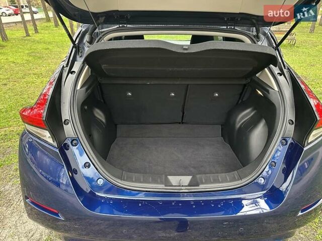 Синий Ниссан Лиф, объемом двигателя 0 л и пробегом 39 тыс. км за 17500 $, фото 13 на Automoto.ua