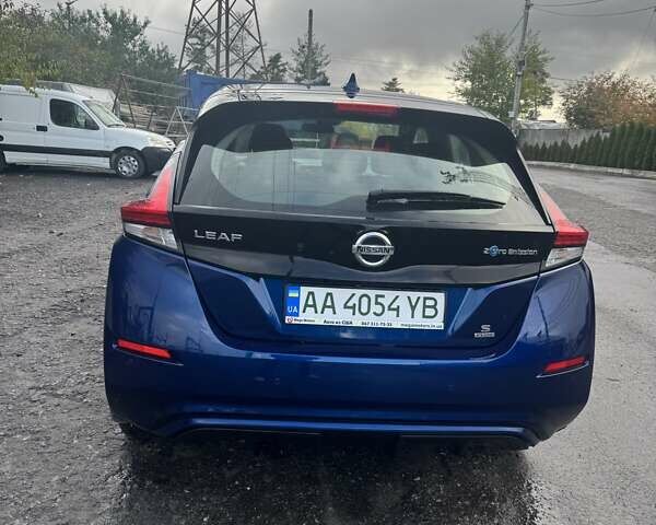 Синий Ниссан Лиф, объемом двигателя 0 л и пробегом 47 тыс. км за 20000 $, фото 5 на Automoto.ua