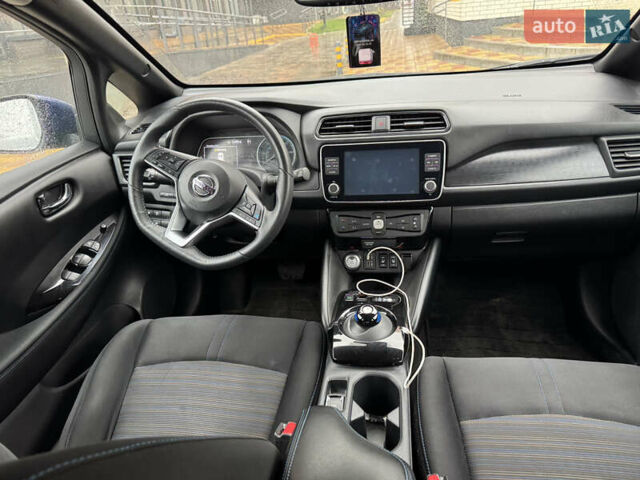 Синий Ниссан Лиф, объемом двигателя 0 л и пробегом 36 тыс. км за 14200 $, фото 4 на Automoto.ua