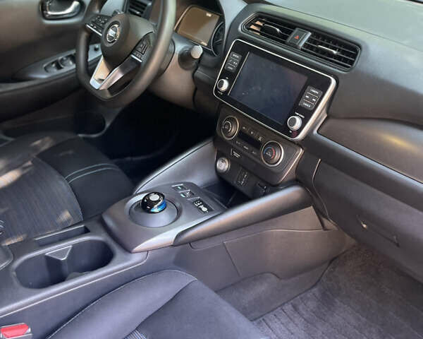 Синий Ниссан Лиф, объемом двигателя 0 л и пробегом 32 тыс. км за 16500 $, фото 9 на Automoto.ua