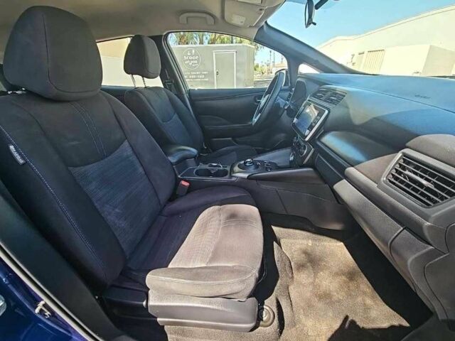 Синий Ниссан Лиф, объемом двигателя 0 л и пробегом 49 тыс. км за 8600 $, фото 5 на Automoto.ua