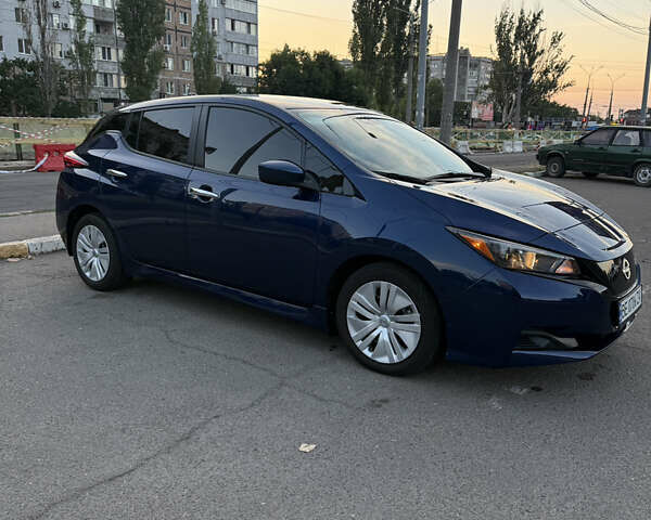 Синий Ниссан Лиф, объемом двигателя 0 л и пробегом 37 тыс. км за 14800 $, фото 2 на Automoto.ua