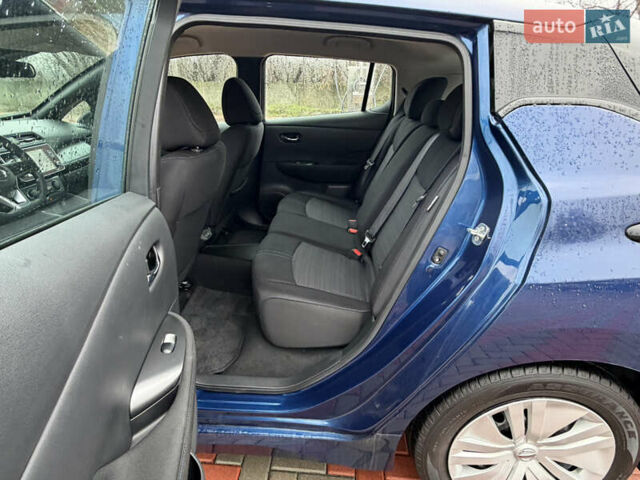 Синий Ниссан Лиф, объемом двигателя 0 л и пробегом 40 тыс. км за 14600 $, фото 10 на Automoto.ua