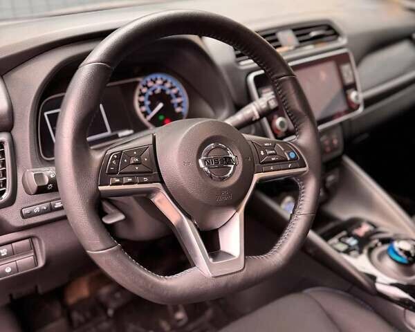 Синий Ниссан Лиф, объемом двигателя 0 л и пробегом 33 тыс. км за 17700 $, фото 3 на Automoto.ua
