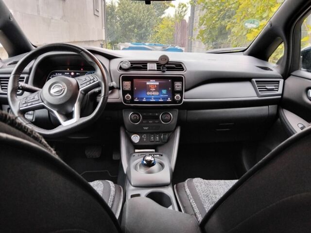 Синий Ниссан Лиф, объемом двигателя 0 л и пробегом 49 тыс. км за 17700 $, фото 5 на Automoto.ua