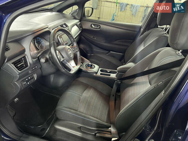 Синій Ніссан Ліф, об'ємом двигуна 0 л та пробігом 88 тис. км за 12800 $, фото 18 на Automoto.ua