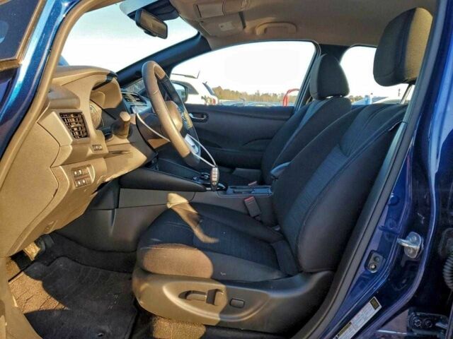 Синий Ниссан Лиф, объемом двигателя 0 л и пробегом 10 тыс. км за 3900 $, фото 6 на Automoto.ua