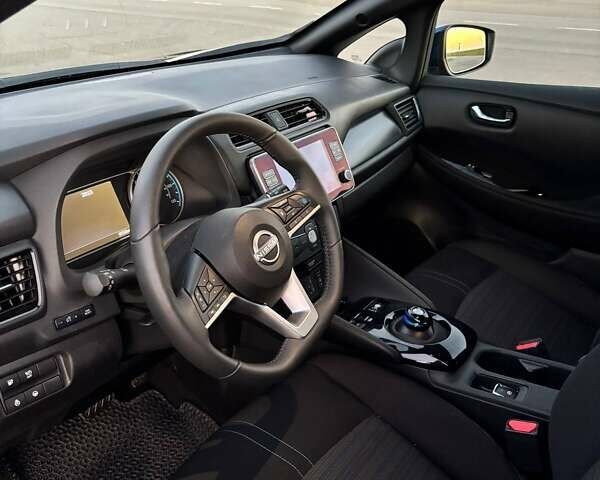 Синий Ниссан Лиф, объемом двигателя 0 л и пробегом 9 тыс. км за 22500 $, фото 17 на Automoto.ua