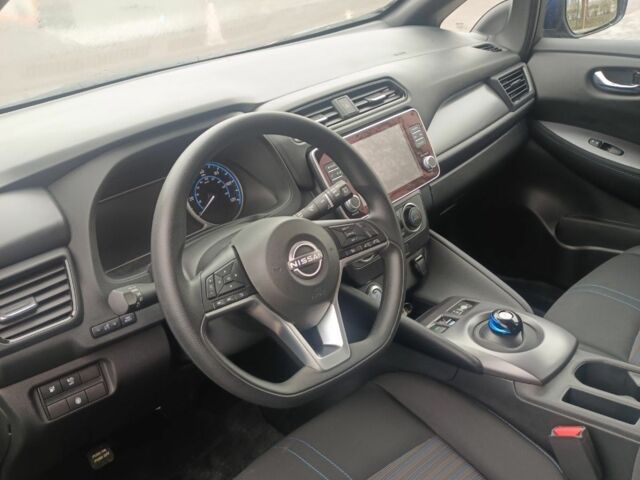 Синий Ниссан Лиф, объемом двигателя 0 л и пробегом 1 тыс. км за 17000 $, фото 5 на Automoto.ua