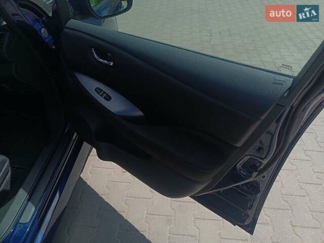 Синий Ниссан Лиф, объемом двигателя 0 л и пробегом 12 тыс. км за 16300 $, фото 16 на Automoto.ua
