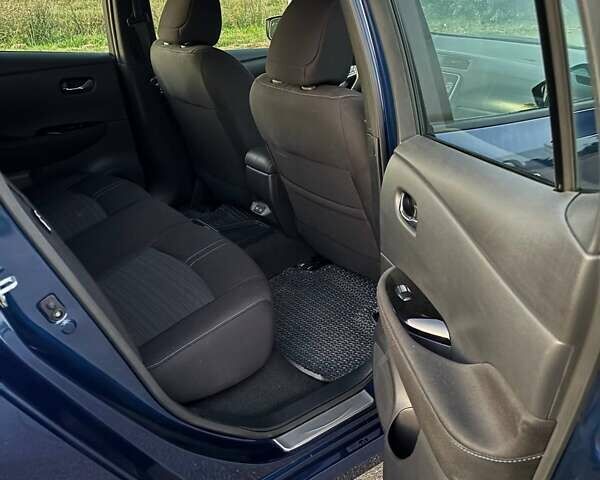 Синий Ниссан Лиф, объемом двигателя 0 л и пробегом 9 тыс. км за 22500 $, фото 5 на Automoto.ua