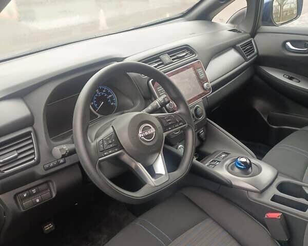 Синий Ниссан Лиф, объемом двигателя 0 л и пробегом 2 тыс. км за 17000 $, фото 4 на Automoto.ua