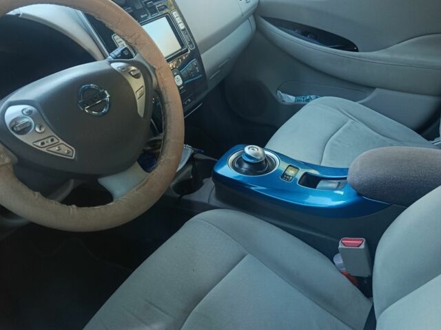 Синий Ниссан Лиф, объемом двигателя 0 л и пробегом 165 тыс. км за 4800 $, фото 7 на Automoto.ua