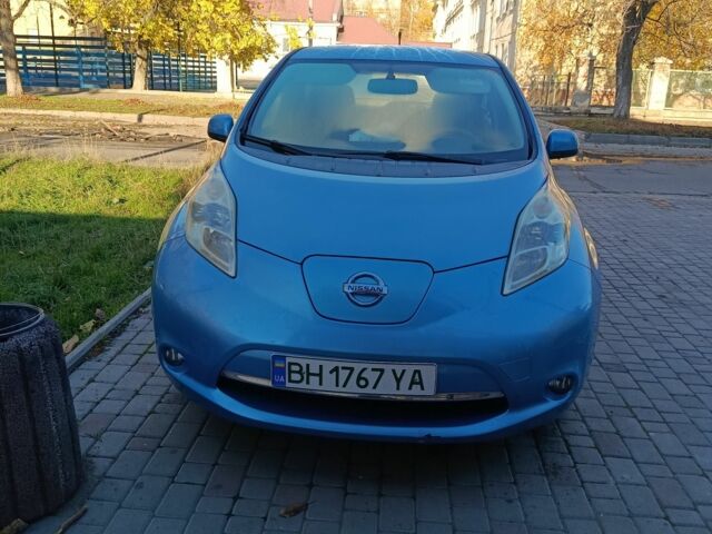 Синий Ниссан Лиф, объемом двигателя 0 л и пробегом 165 тыс. км за 4800 $, фото 1 на Automoto.ua