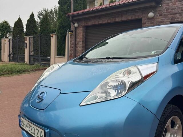 Синий Ниссан Лиф, объемом двигателя 0 л и пробегом 110 тыс. км за 4599 $, фото 3 на Automoto.ua