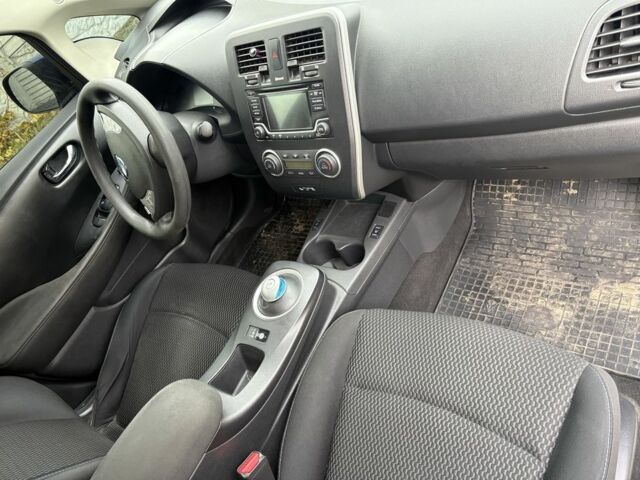 Синий Ниссан Лиф, объемом двигателя 0 л и пробегом 169 тыс. км за 12000 $, фото 5 на Automoto.ua