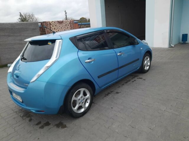 Синий Ниссан Лиф, объемом двигателя 2.4 л и пробегом 1 тыс. км за 5000 $, фото 2 на Automoto.ua