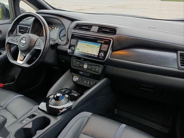 Зеленый Ниссан Лиф, объемом двигателя 0 л и пробегом 115 тыс. км за 13000 $, фото 15 на Automoto.ua