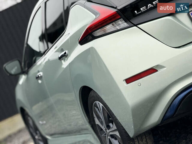 Зеленый Ниссан Лиф, объемом двигателя 0 л и пробегом 83 тыс. км за 11999 $, фото 15 на Automoto.ua