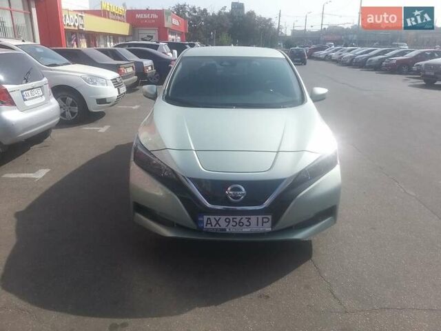 Зеленый Ниссан Лиф, объемом двигателя 0 л и пробегом 233 тыс. км за 11000 $, фото 2 на Automoto.ua