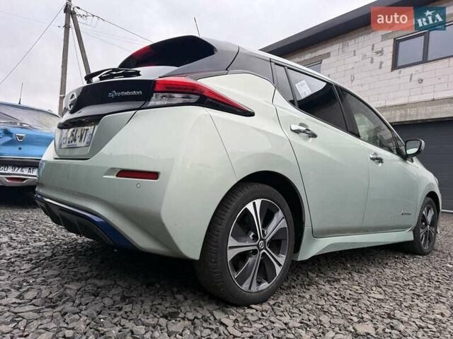 Зеленый Ниссан Лиф, объемом двигателя 0 л и пробегом 129 тыс. км за 11200 $, фото 13 на Automoto.ua