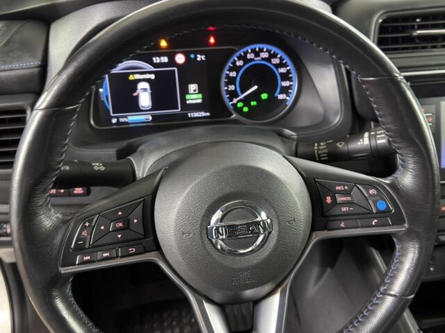 Зеленый Ниссан Лиф, объемом двигателя 0 л и пробегом 115 тыс. км за 13000 $, фото 3 на Automoto.ua