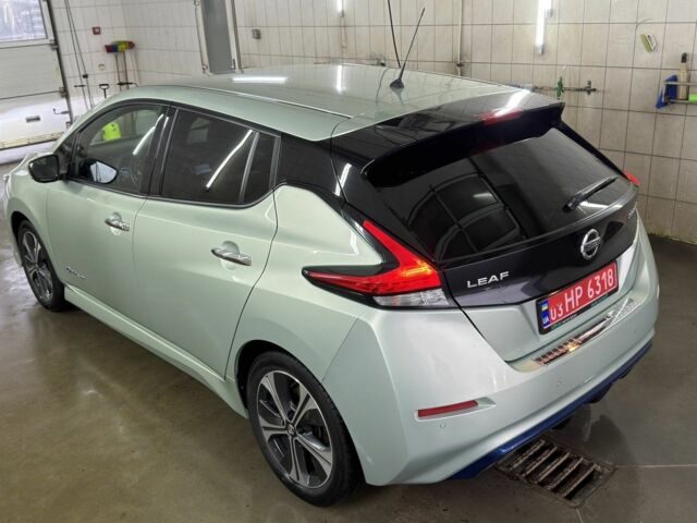 Зеленый Ниссан Лиф, объемом двигателя 0 л и пробегом 115 тыс. км за 13000 $, фото 7 на Automoto.ua