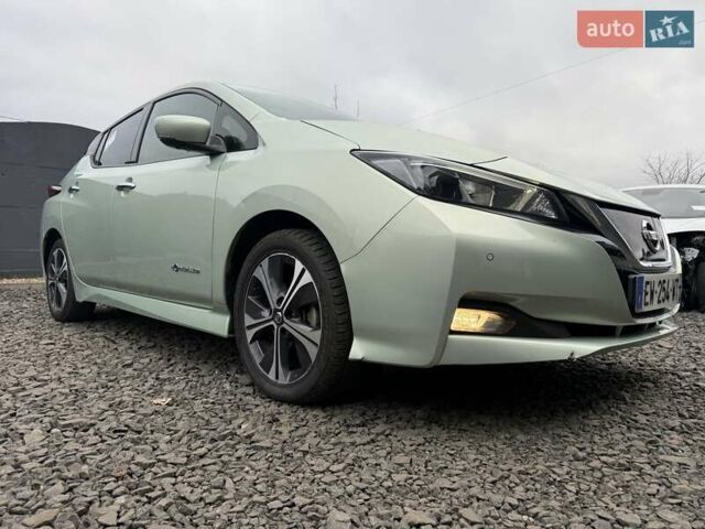 Зеленый Ниссан Лиф, объемом двигателя 0 л и пробегом 129 тыс. км за 11200 $, фото 11 на Automoto.ua