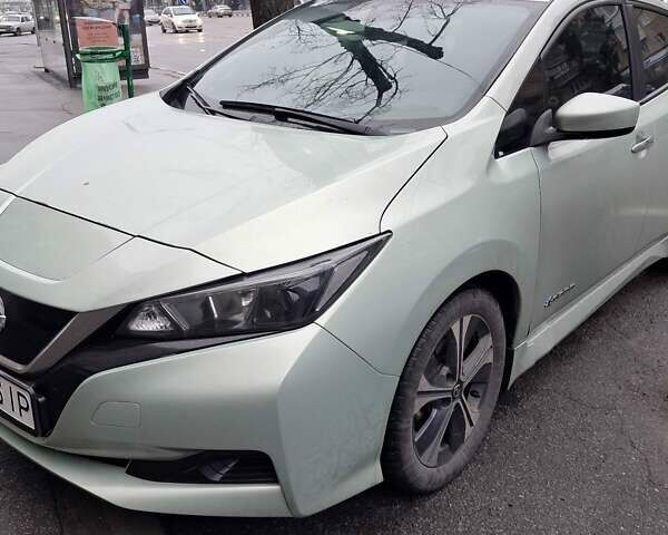 Зеленый Ниссан Лиф, объемом двигателя 0 л и пробегом 233 тыс. км за 11000 $, фото 5 на Automoto.ua