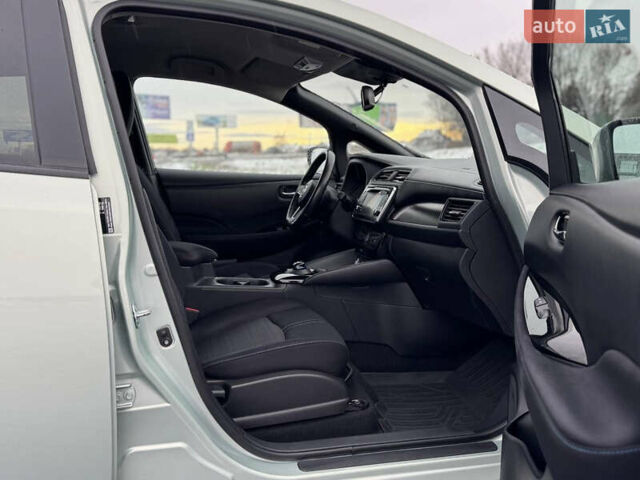 Зеленый Ниссан Лиф, объемом двигателя 0 л и пробегом 99 тыс. км за 11990 $, фото 21 на Automoto.ua