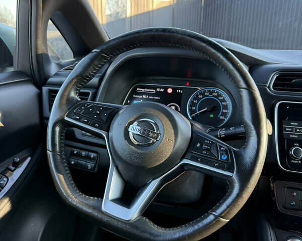 Зеленый Ниссан Лиф, объемом двигателя 0 л и пробегом 149 тыс. км за 11399 $, фото 16 на Automoto.ua