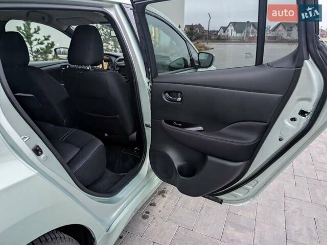 Зеленый Ниссан Лиф, объемом двигателя 0 л и пробегом 81 тыс. км за 11250 $, фото 50 на Automoto.ua